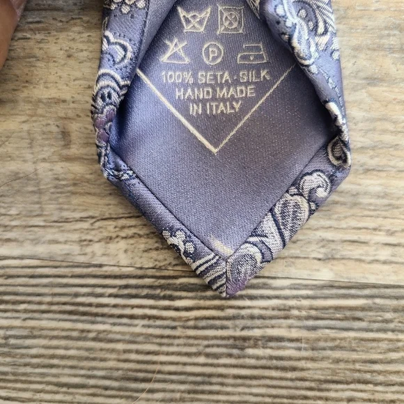 Brioni Silk Jacquard Floral Motif Tie